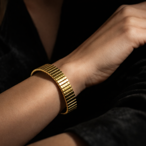 Signature Stap Cuff